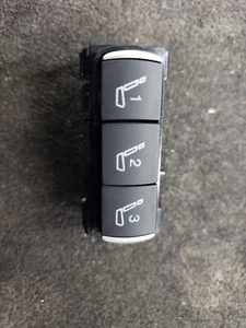 19 20 21 22 23 24 STELVIO Left Front Seat Memory Switch ONLY w/Bezel - Picture 1 of 13