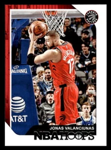 Tarjeta de baloncesto Hoops Jonas Valanciunas #26 2018 de los Toronto Raptors - Imagen 1 de 2