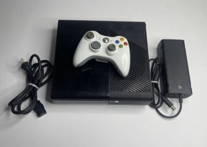 Microsoft Xbox 360 E Wireless 4GB Konsole getestet, funktioniert - Bild 1 von 15