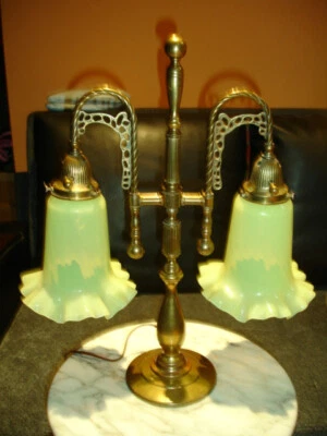 LÁMPARA DOBLE LATÓN MACIZO VIDRIO REMOLINO VASELINA, MUY ORNAMENTADA, 3 OPCIONES DE ILUMINACIÓN Foto 1 de 4