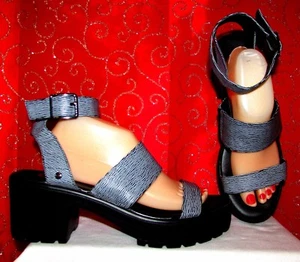 G BY GUESS GADRI BLK/WHITE TOOTHPICK GRAIN PU CHUNKY PLATFORM LUG SANDALS SZ 11 - Picture 1 of 10