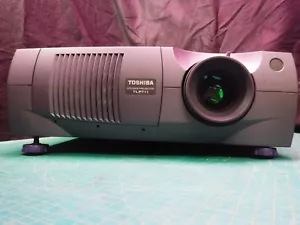 Toshiba TLP711U Beamer Projector Document Camera Visualizer 1800lm Episcope - Picture 1 of 8