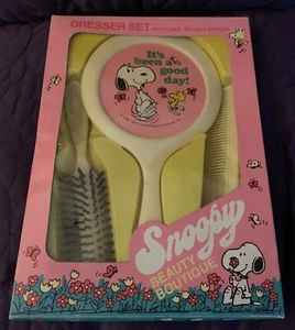 SNOOPY BEAUTY BOUTIQUE  DRESSER SET  C. 1970'S  DETERMINED PRODUCTS  PEANUTS - Picture 1 of 7