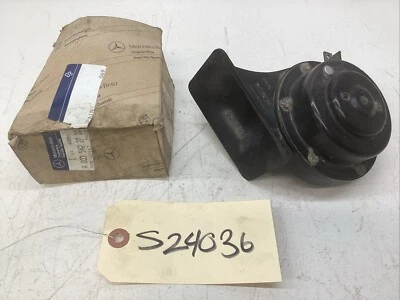NOS 1984-1992 MERCEDES-BENZ W124 W126 190 300 350 HORN A0035422720 - Image 1 of 4