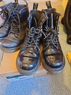 2 X Botas Dr. DOC MARTENS 1460 J Negro Charol Lamper Cuero - Niños/Jóvenes 13 Foto 1 de 4
