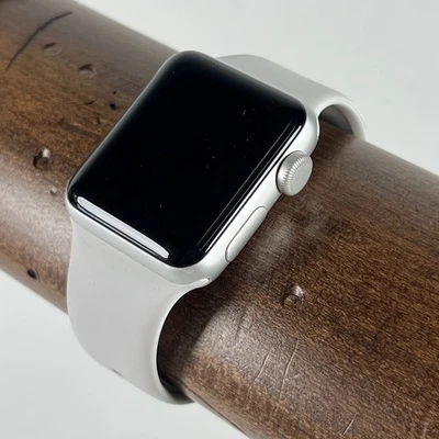 Untested* Apple Watch Series 3 38mm Silber Aluminium Gehäuse Weiß Sport Armband - Bild 1 von 3