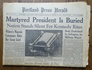 26 de noviembre de 1963 Portland Maine Press Herald periódico John F Kennedy enterrado - Imagen 1 de 3