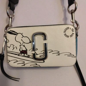 MARC JACOBS × Peanuts Snoopy Snapshot Camera Shoulder Bag White W7.3×H4.1×D2.7in - Picture 1 of 18