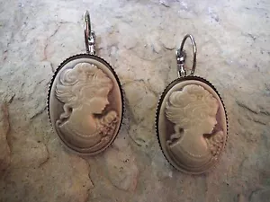 VICTORIAN WOMAN PORTRAIT CAMEO LEVER BACK FRENCH EARRINGS!! QUALITY!!! CHRISTMAS - Picture 1 of 3