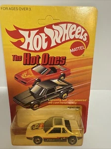 Hot Wheels The Hot Ones Fiero 2M4 Gold Wheels No. 7527 on Blister Unpunched - Picture 1 of 7