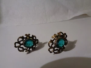 Pendientes antiguos de latón y diamantes de imitación verdes - Imagen 1 de 4