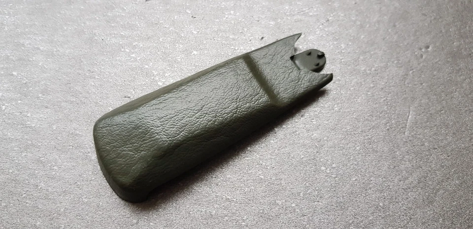 Mercedes window crank covering pad W124 W126 W201 W461 W460 W463 A20176801366122 - Image 1 of 3