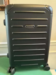 Solgaard Carry-On Locking Suitcase Rolling Luggage with USB Charging Port Black - Picture 1 of 11