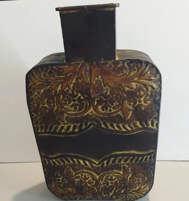 Jarrón cuadrado de metal - Florero decorativo de flores secas hojas marrones/verdes en relieve 16,5" Foto 1 de 4