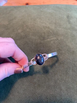 Brazalete de plata de ley con cierre de gancho y ojo Foto 1 de 4