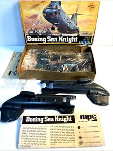 MPC 1/72 SCALE Boeing Sea Knight Helicopter Model Kit 1-4102 NEW - Picture 1 of 4
