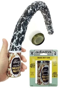 Schlange in einer ausgefallenen gesalzenen gemischten Nussdose - ein alter Favorit - sehr lustig! - Bild 1 von 3