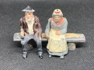 Aged Village Man And Woman By Britains   (N yel 25) See Notes - Picture 1 of 5