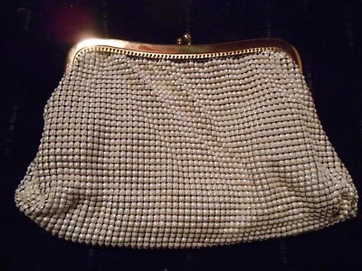 WHITE ENAMEL MESH VINTAGE WHITING & DAVIS USA #2918  STAMPED INNER FRAME FLAPPER - Image 1 of 4