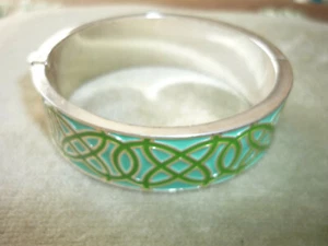 ENCANTADOR BRAZALETE ESMALTADO STELLA & PUNTO, VERDE Y AGUA, CIERRE MAGNÉTICO - Imagen 1 de 5