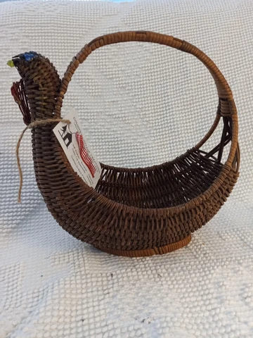 Vintage Rattan Wicker Basket Chicken Rooster Egg Handle Farmhouse Brown 10 x 9 Cover