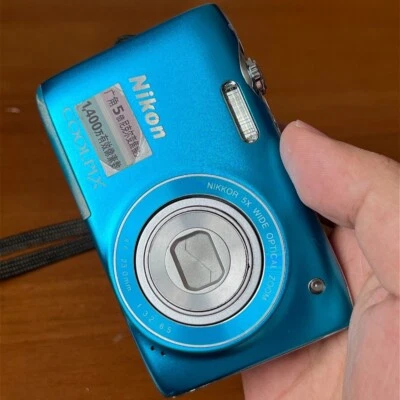 Nikon COOLPIX S3100 Digital Camera 14.0MP AE/FE Lock with Accessories Blue - Image 1 of 4