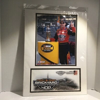 Póster sello nuevo sellado 2004 Jeff Gordon USPS fecha 1er ganador de ladrillo Foto 1 de 4