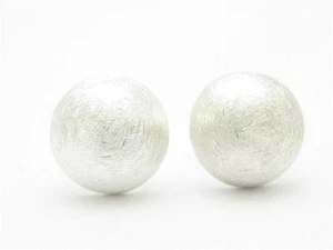 PLATINUM STERLING SILVER DOME DESIGN SANDSTONE FINISH STUD EARRING BRIDAL GIFT - Picture 1 of 1