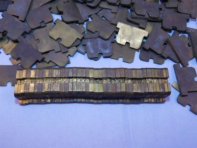 Lote De Colección 100+ Prensa de Impresión Tipografía Letras Números Símbolos Moldes Foto 1 de 4