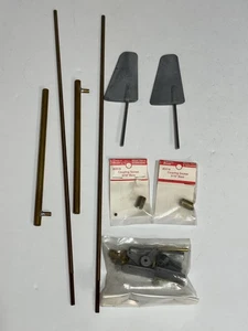 Parts from Dumas Model Kit American Enterprise Running Kit 2332 NOS - Picture 1 of 3