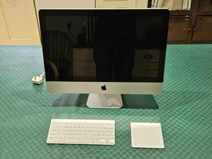 Apple iMac A1311 21.5-inch Quad Core 2.5 500GB All-in-One Desktop (2011) - Afbeelding 1 van 16