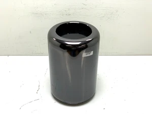 Apple Mac Pro 6,1 2013 | Xeon E5-1680 v2 | 32GB RAM | 512GB SSD | READ - Picture 1 of 5