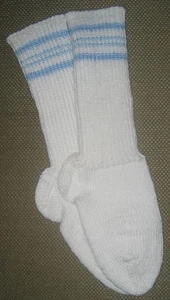 NEW Warm and Soft Hand Knit Socks (9.0 inches length) - Picture 1 of 1