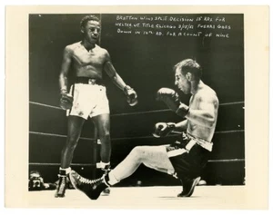 JOHNNY BRATTON vs CHARLEY FUSARI original 1951 TYPE I photo BRUTAL BOXING - Picture 1 of 3