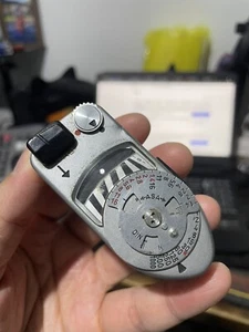 Leica MR Light Meter, Shoe Mount, Chrome - Picture 1 of 6