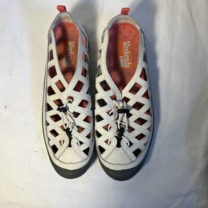 Weekends By Khombu Wimens Size 10 White Slip Ons - Picture 1 of 8