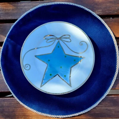 Set of 8 12.5" Double-sided Round Table mats, Deep Green/ Dark Blue Luxury - Image 1 of 4