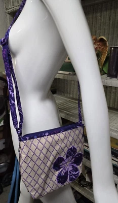 Cartera Bandolera Playa Vera Bradley Cachemira Amatista Púrpura Flor Nueva con Etiquetas Foto 1 de 4