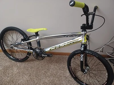 Bicicleta completa pulido/amarillo Chase RSP 4.0 Expert XL BMX Foto 1 de 4