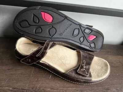 Sandalias Aravon By New Balance de cuero marrón con correa al tobillo talla 11 AA Foto 1 de 4