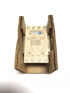 General Electric 9T58B2809 Trasformatore tipo secco kVA .375 Hz 60 PH 1 IS12 - Foto 1 di 5