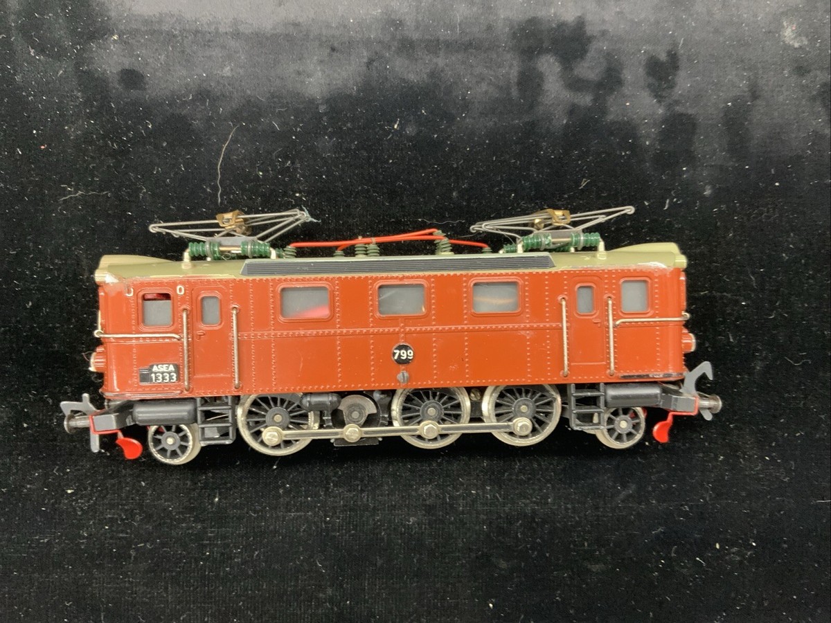 Fleischmann HO Black Model Railroad Locomotives with Vintage Fleischmann HO Black Model Railroad Locomotives with Vintage