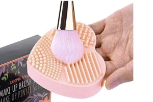 Make Up Silikonschwamm zum Reinigen von Pinseln, herzförmig, rosa, süß - Bild 1 von 2