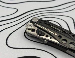 Thumb Studs Leatherman Skeletool, Leatherman Skeletool Thumb Stud Blade Open, UK - Picture 1 of 6