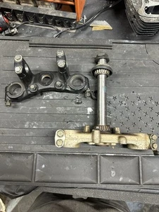 Honda xr200r xr 200 r 1982 Triple tree upper lower triple tree oem - Picture 1 of 5