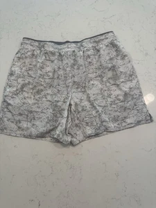 Chubbies Mens Size Medium The Solve Its 5.5" Ultimate Training Shorts Lined EUC - Picture 1 of 6