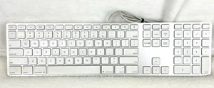 APPLE USB Wired Keyboard White Genuine Standard Full Size Numeric Keypad For Mac - Picture 1 of 4