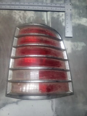 2002 2003 2004 2005 Mercury Mountaineer Right Passenger Tail Light Oem I8497 DG1 - Image 1 of 3