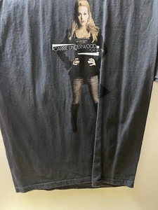 Carrie Underwood Play On Tour 2010 Concert T-Shirt - Medium - Country Music - Picture 1 of 4