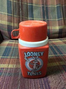 Vintage Looney Tunes/ Bugs Bunny lunch box thermos - Picture 1 of 4